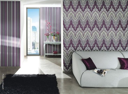 Wände in Violett bis Magenta sind der Blickfang in jedem Raum.<br /> Wände in Violett bis Magenta sind der Blickfang in jedem Raum.<br />